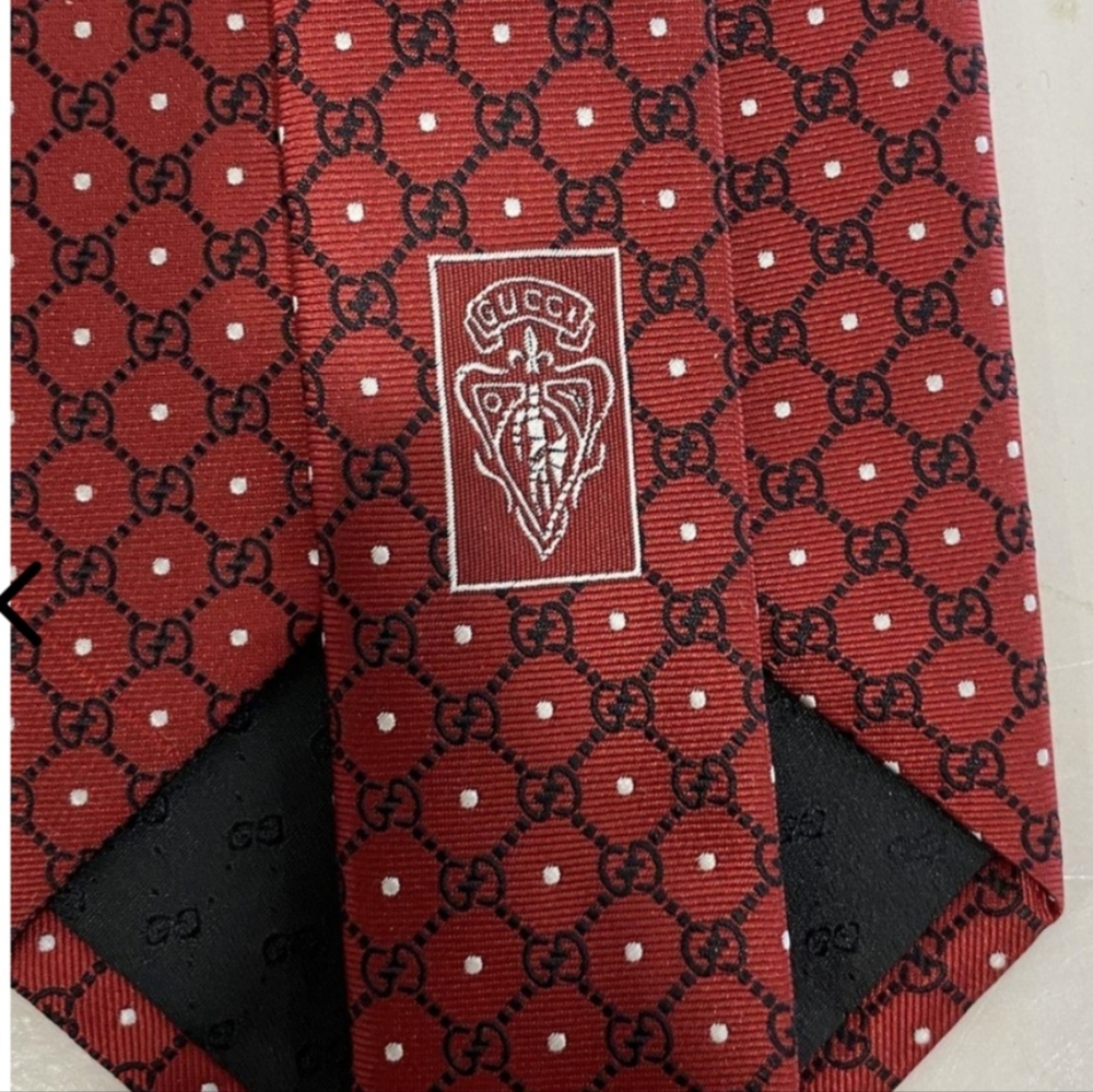 Gucci GG Logo Print Black Red White Silk Tie - Picture 5 of 13